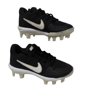 Nike Kids Unisex  Black and White Cleats with Textured Upper Size 10C